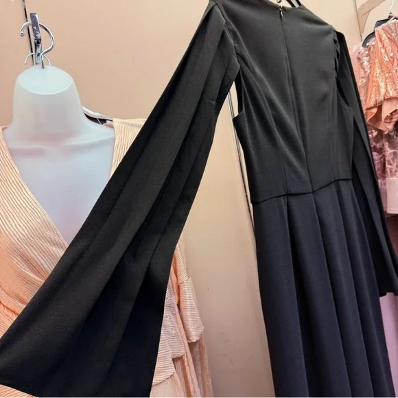 Trina Turk Monumental Crepe Slit-Sleeve Black Wide Leg Elegant JumpsuitSize 8